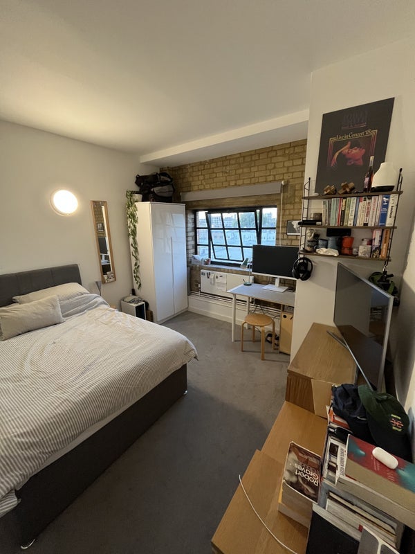 Room Tyssen Street in Greater London