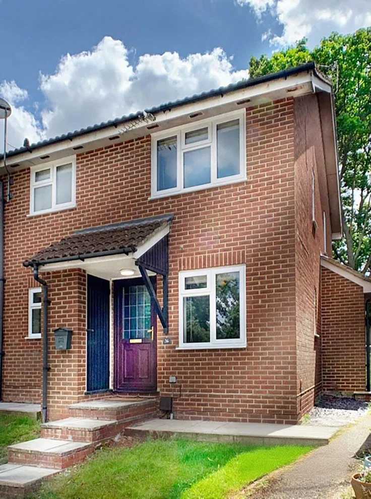 House Briar Avenue in Surrey Heath