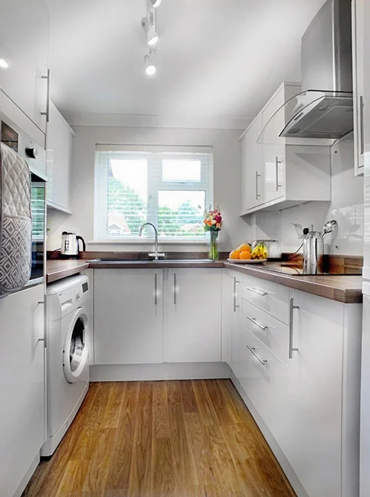 House Briar Avenue in Surrey Heath