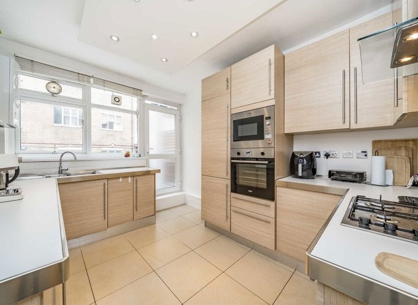 Flat Shannon Place in City of Westminster