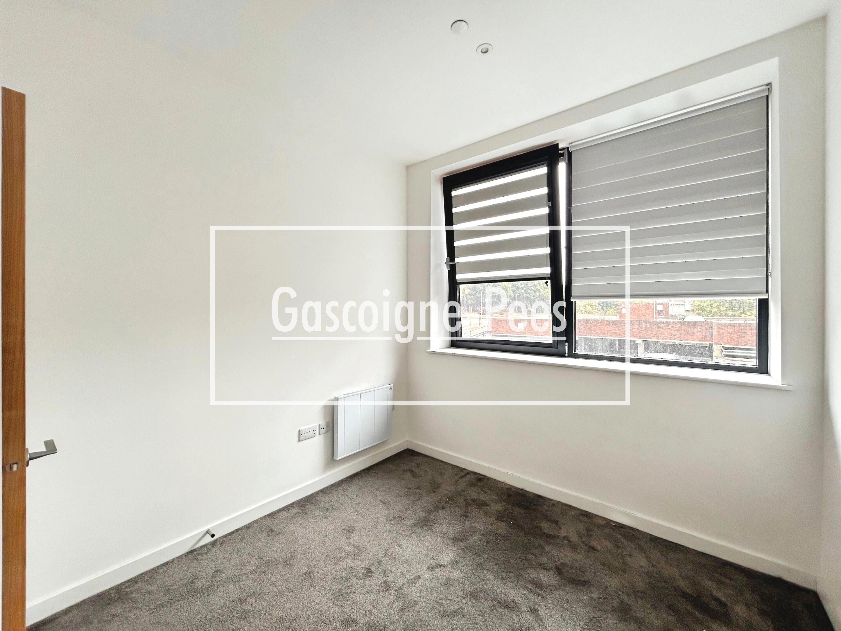 Flat Chapel Hill in Basingstoke and Deane