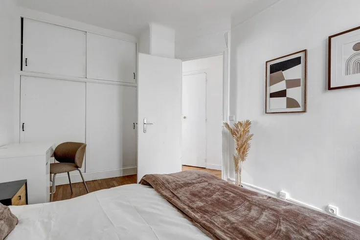 Flat Rue Firmin Gillot in Paris