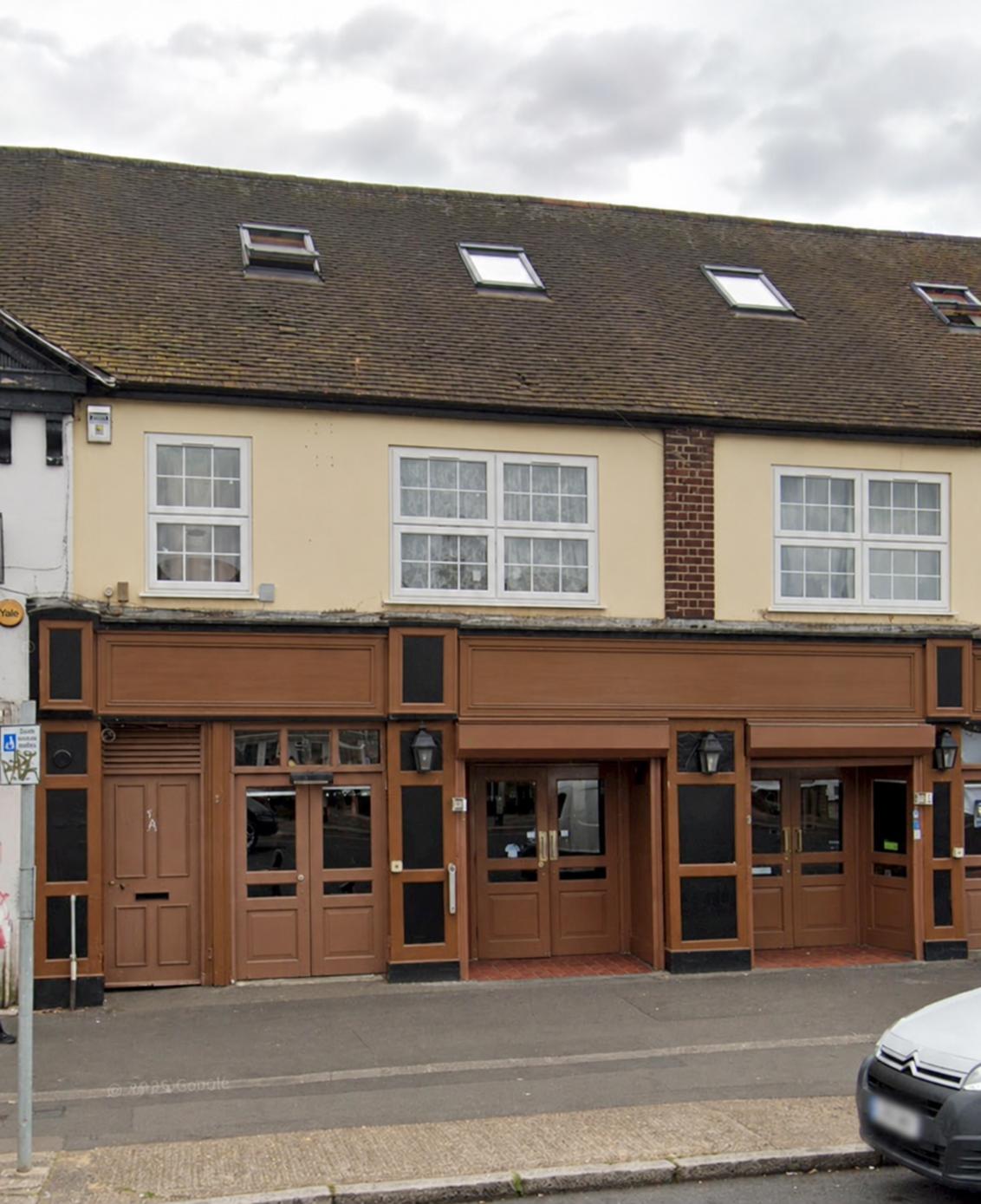 Flat Coldharbour Lane in Greater London