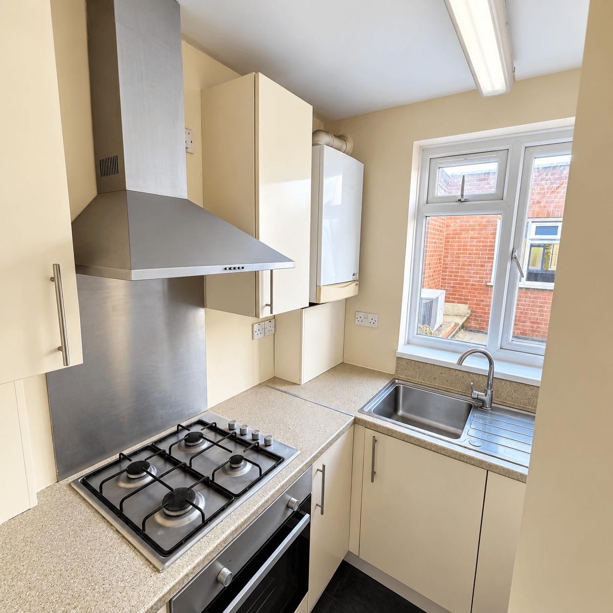 Flat Coldharbour Lane in Greater London