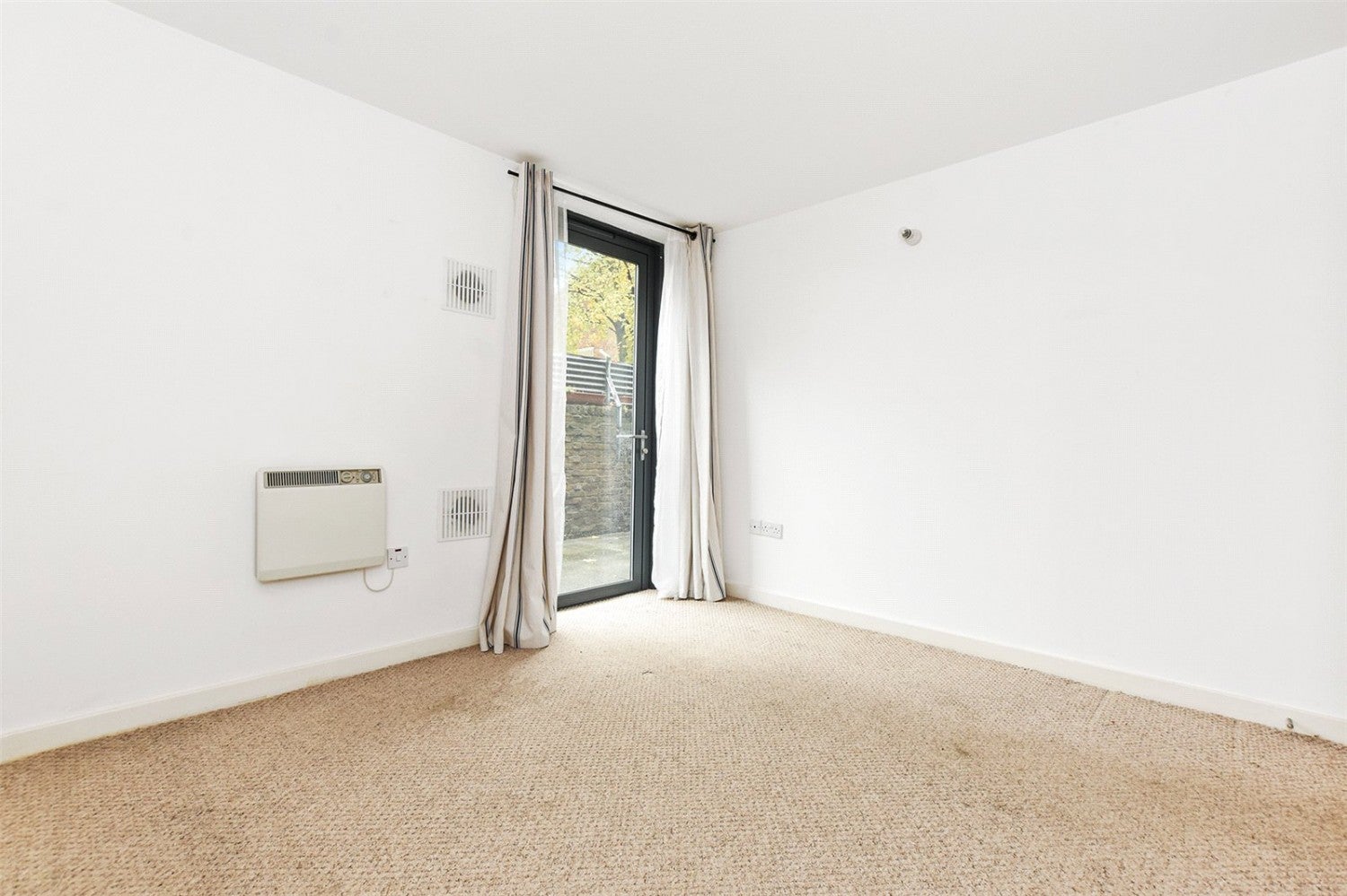 Flat Matching Court in Greater London