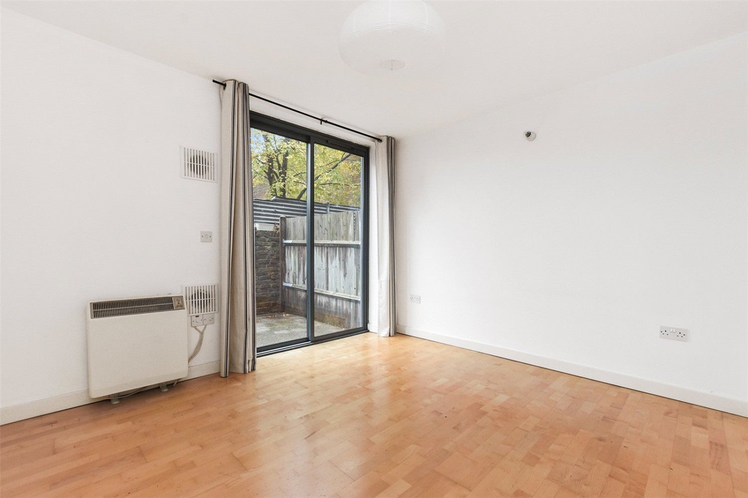 Flat Matching Court in Greater London