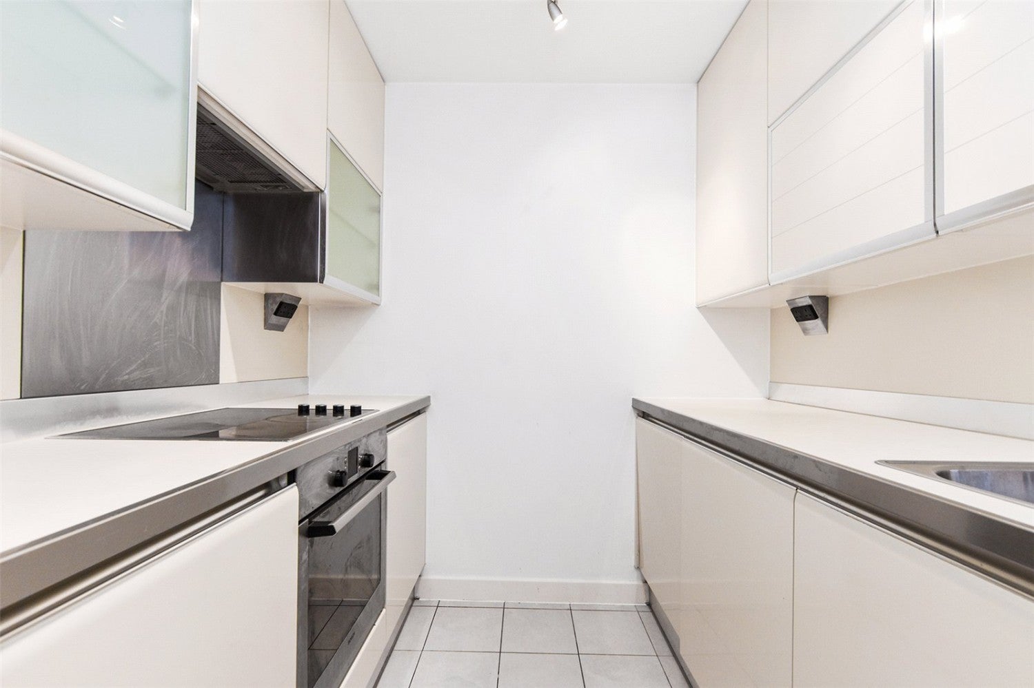 Flat Matching Court in Greater London