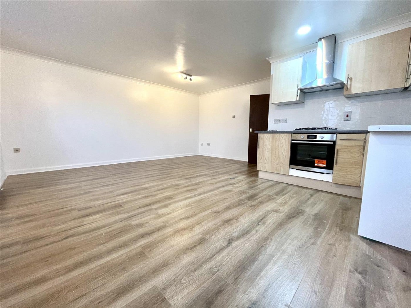 Flat Kilsmere Lane in Cheshunt