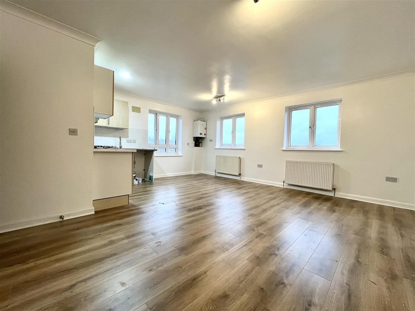 Flat Kilsmere Lane in Cheshunt