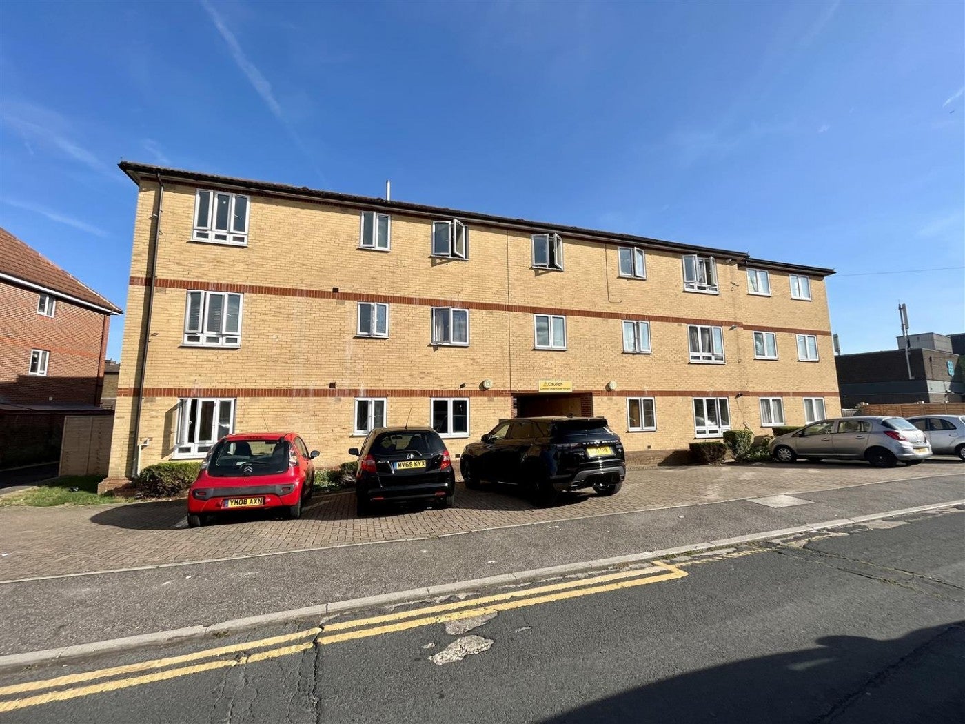 Flat Kilsmere Lane in Cheshunt