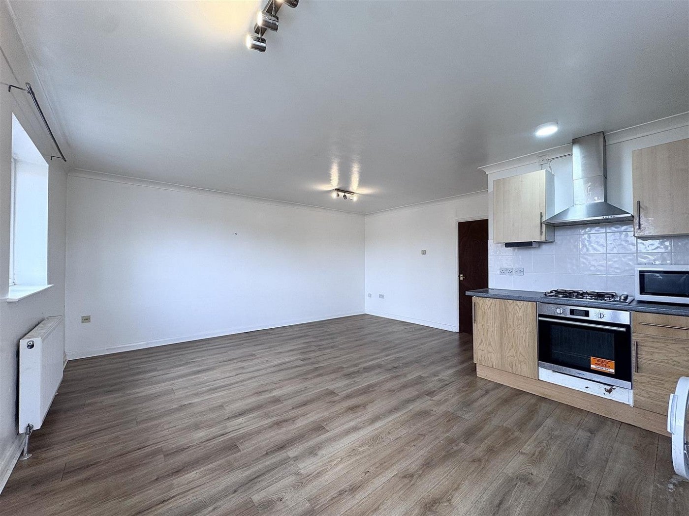 Flat Kilsmere Lane in Cheshunt