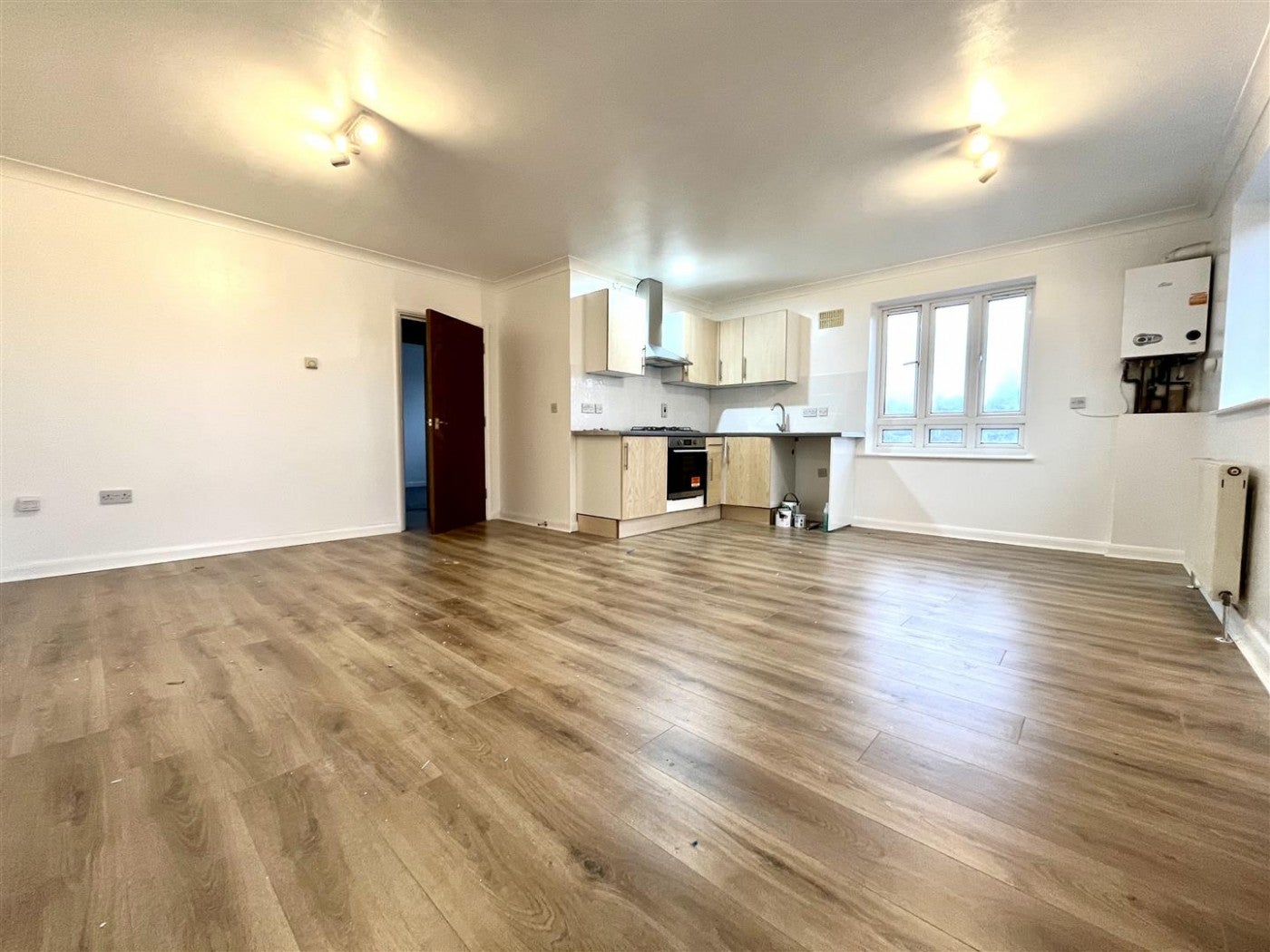 Flat Kilsmere Lane in Cheshunt