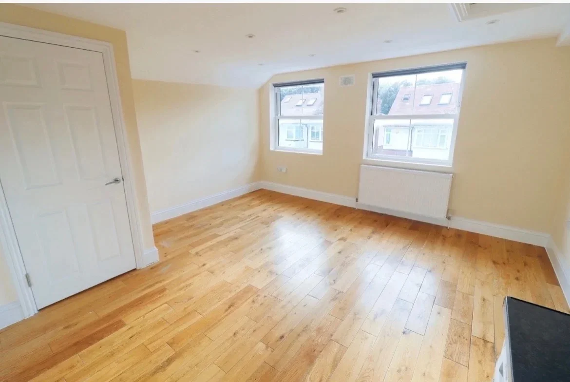 Flat Albert Road in Greater London