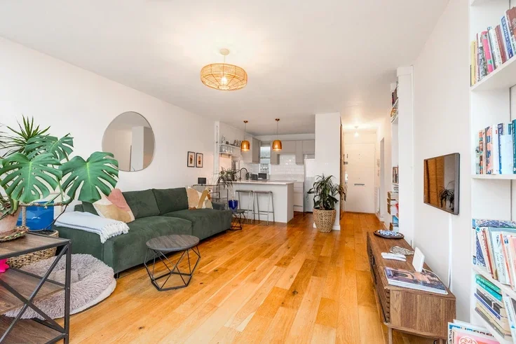 Flat Brunswick Square in Greater London