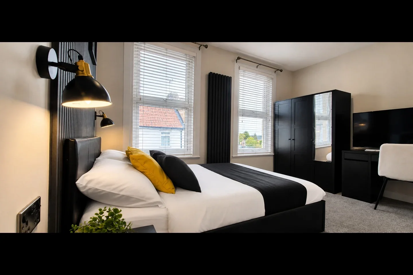 Room College Avenue in Gillingham