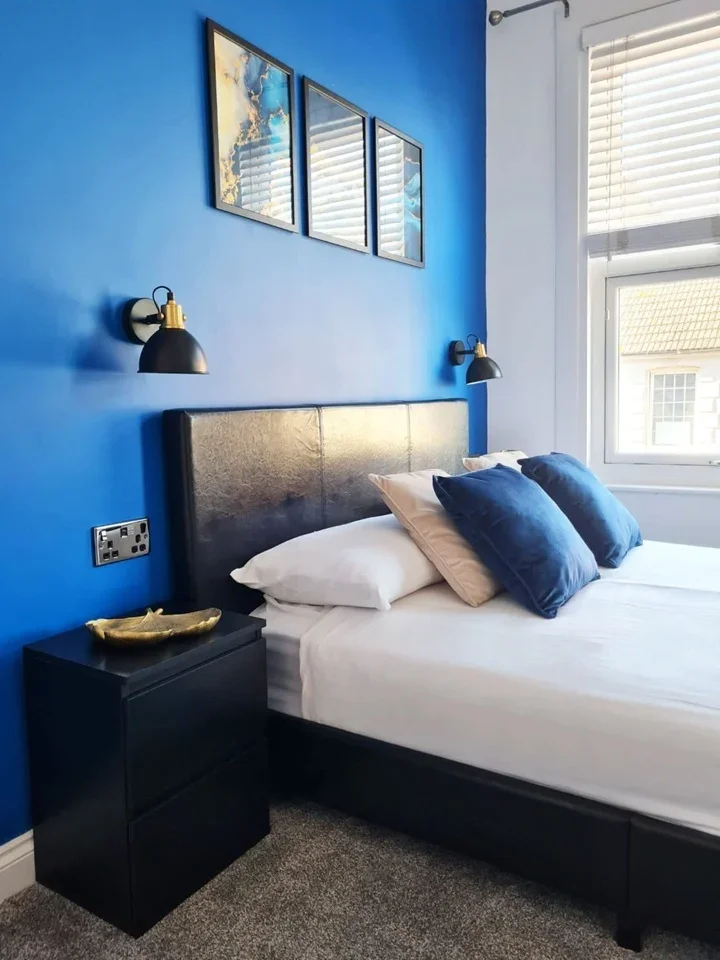 Room College Avenue in Gillingham