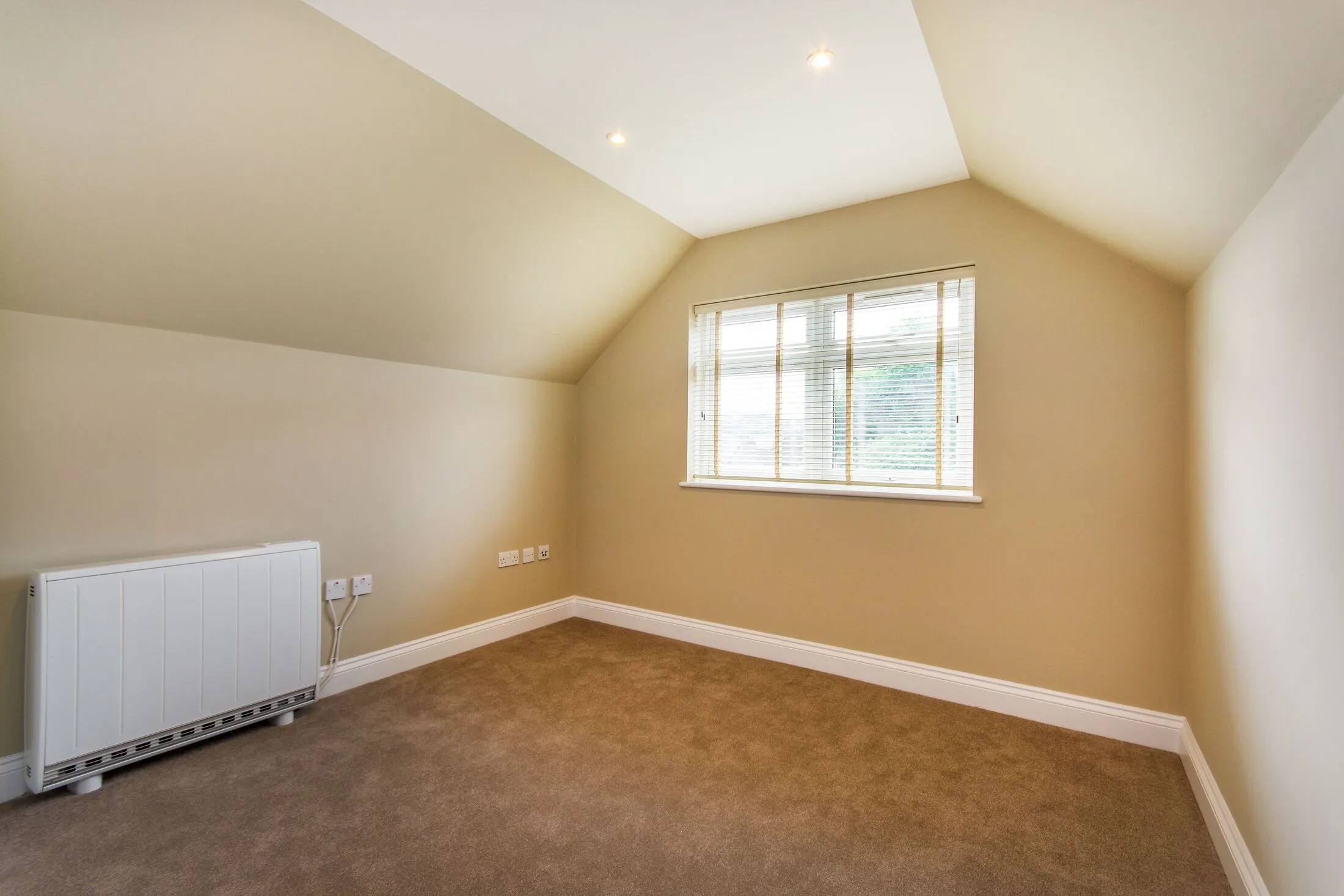 Flat Mansfield Road in Greater London