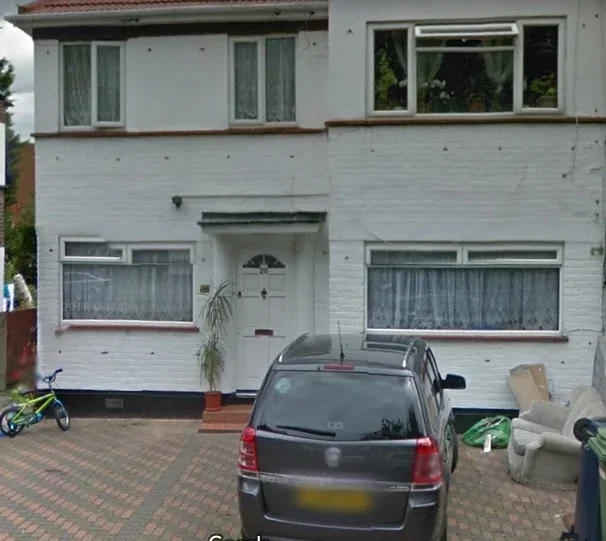 Flat Milford Gardens in Greater London
