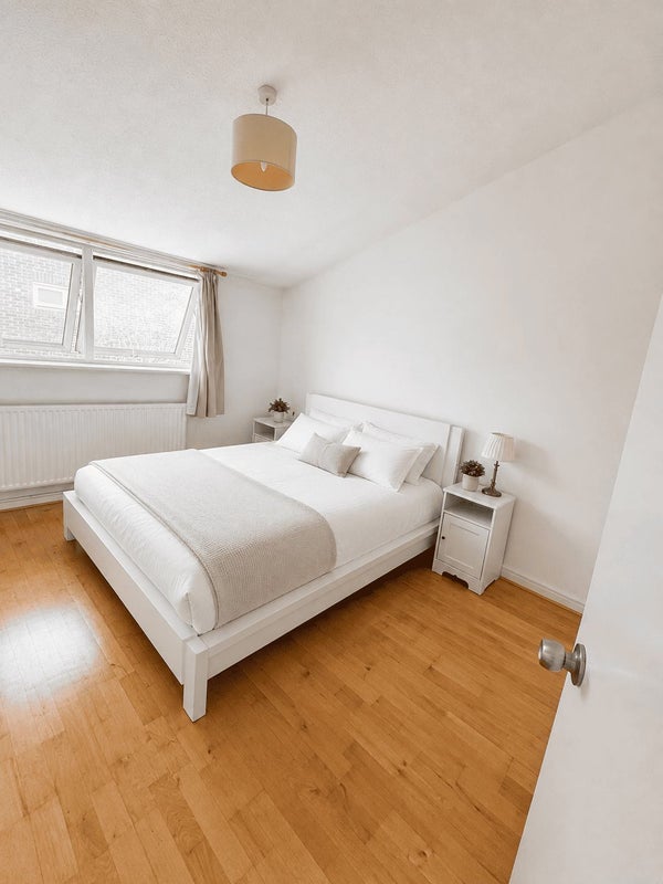 Room Corry Drive in Greater London