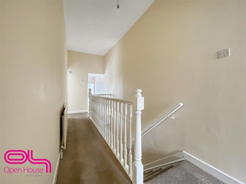Flat Derby Street in Farnworth
