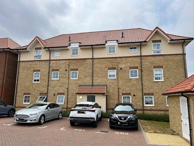 Flat Fife Way in Dover