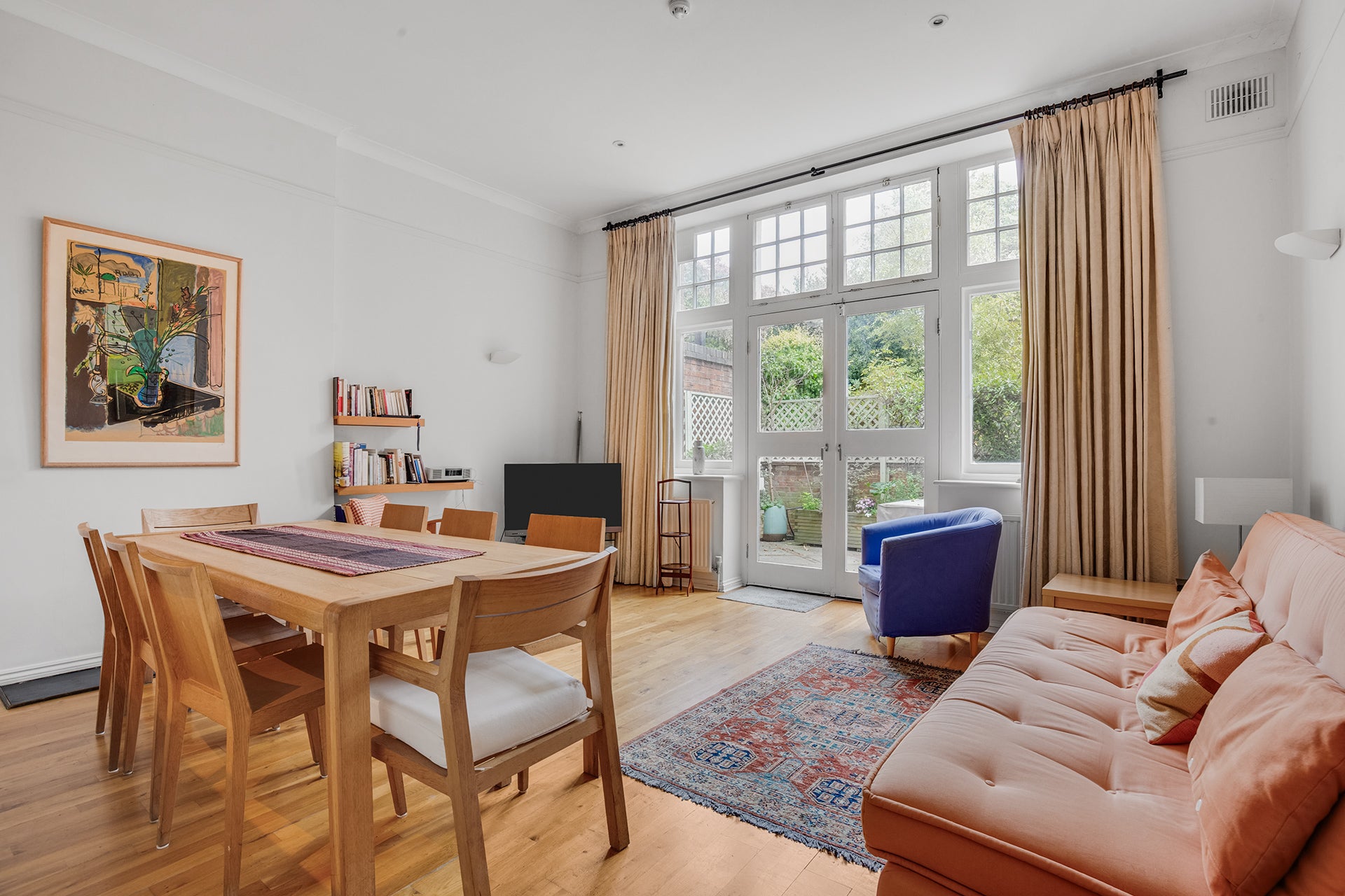 Flat Fitzjohn's Avenue in Greater London