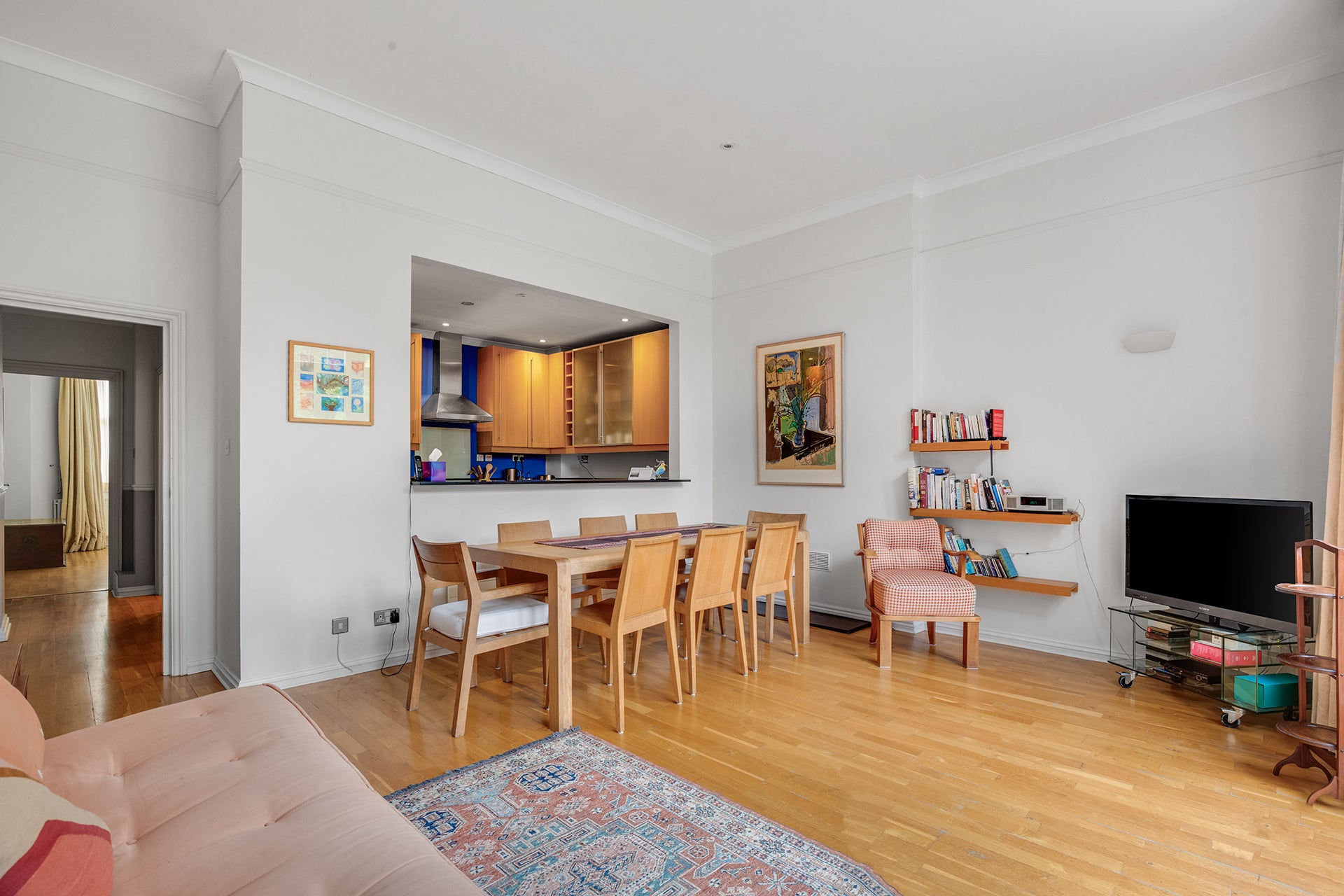 Flat Fitzjohn's Avenue in Greater London