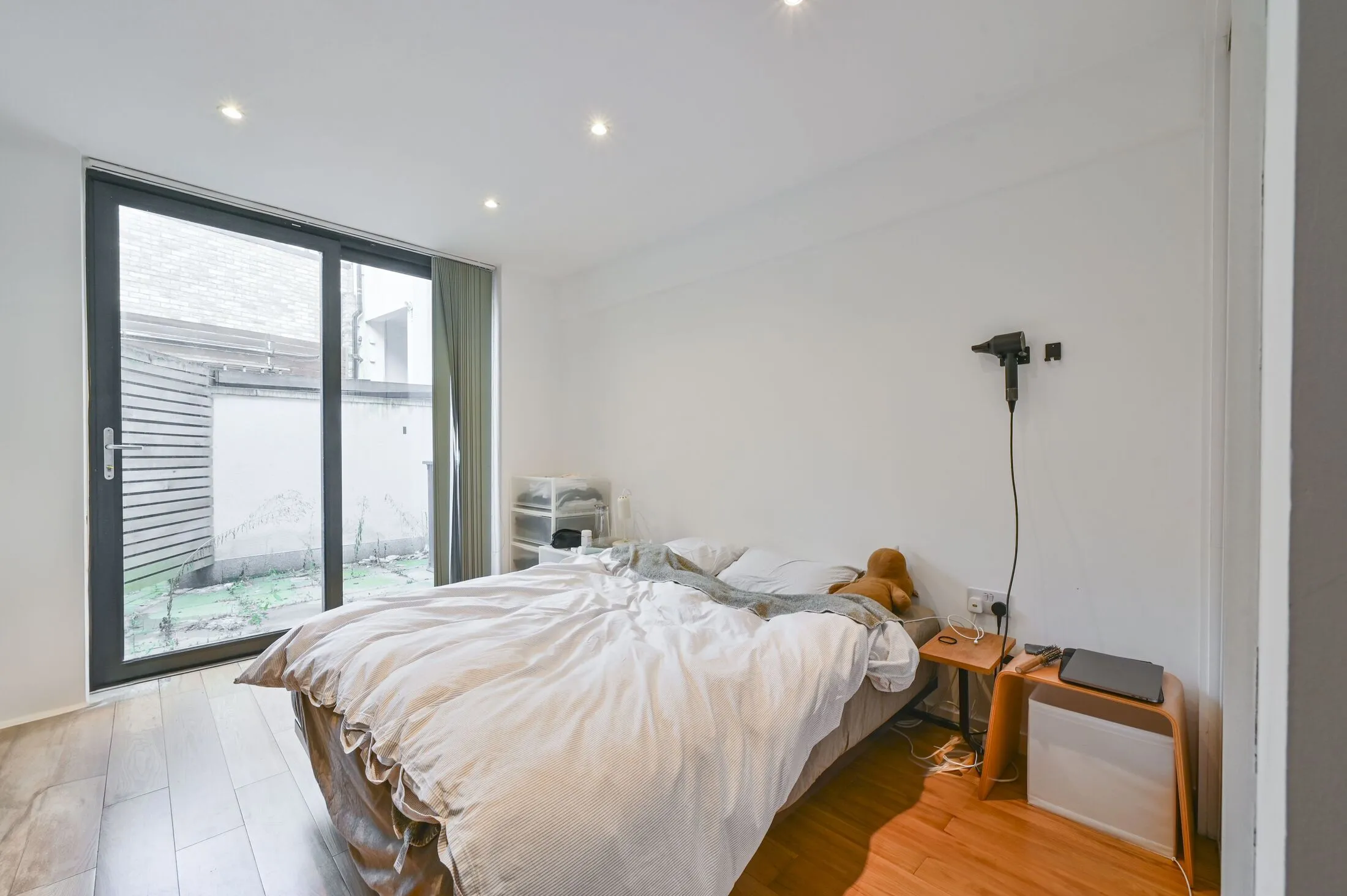 Flat Caledonian Road in Greater London
