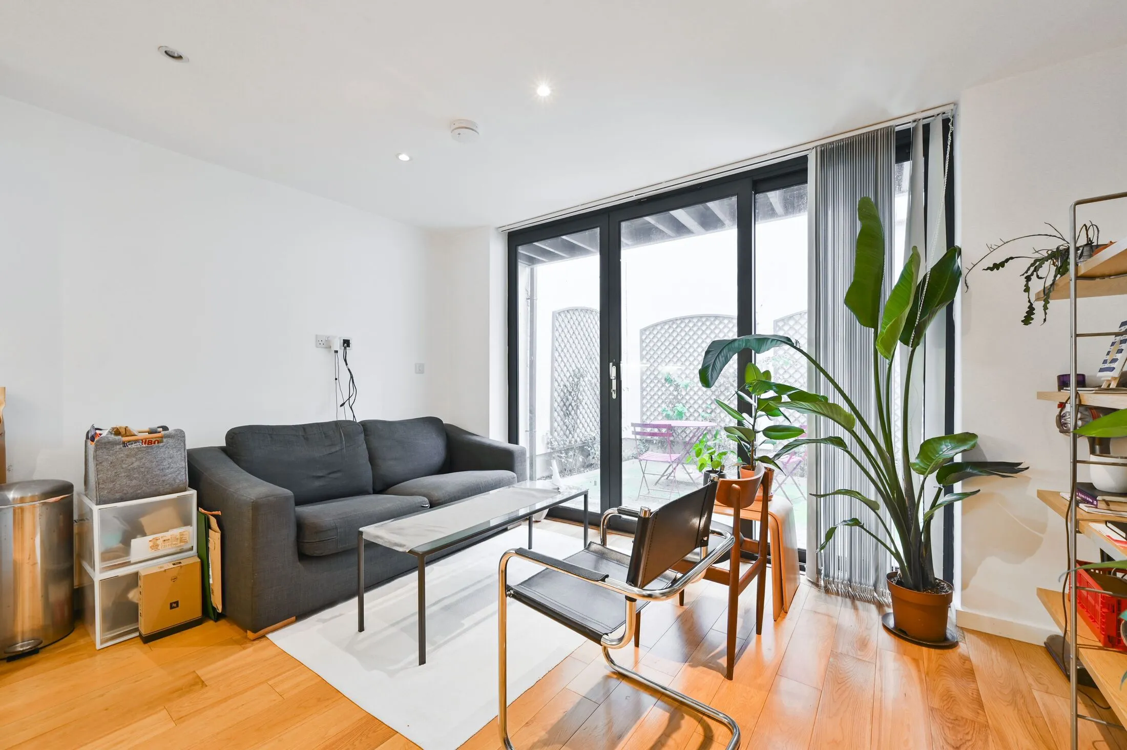 Flat Caledonian Road in Greater London
