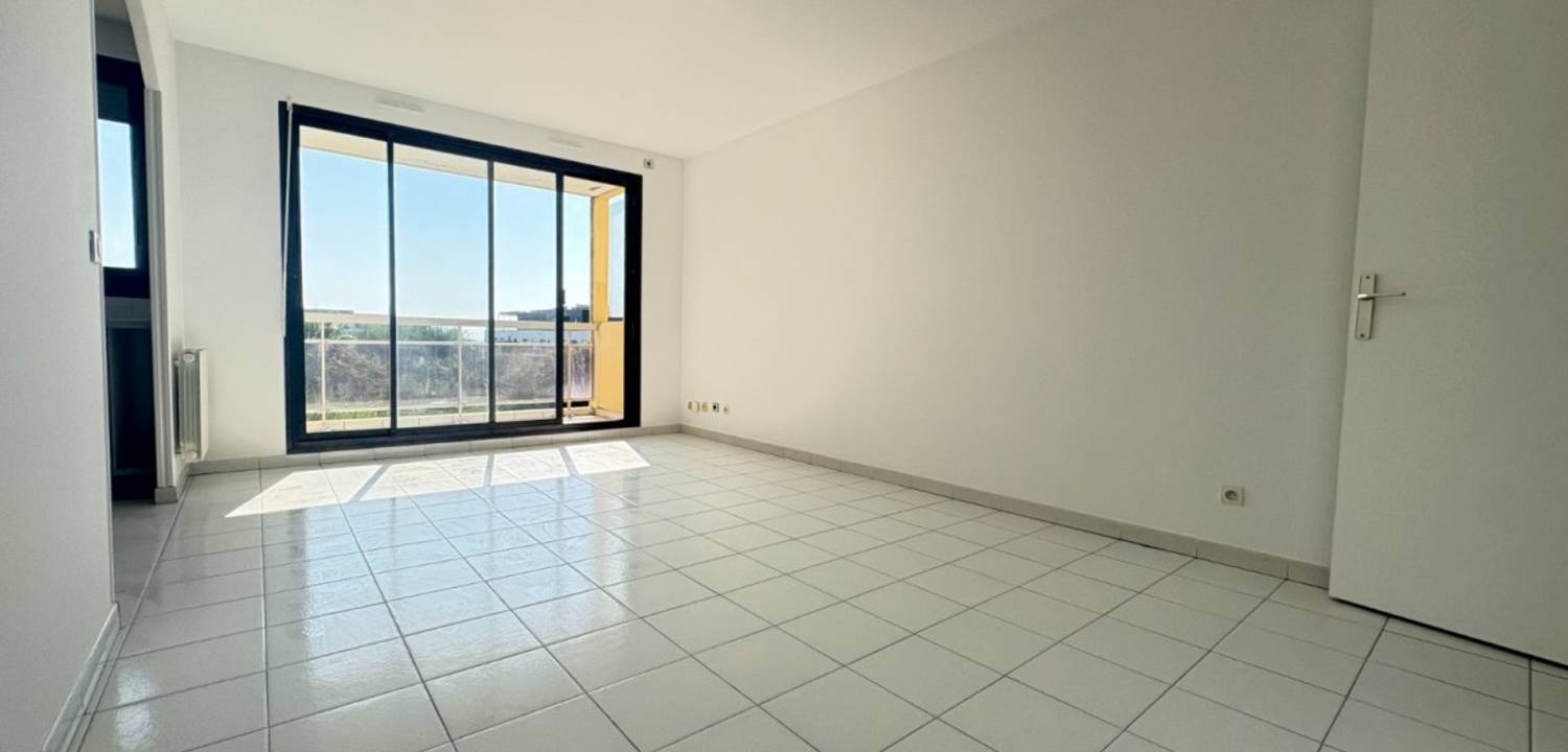 Flat Boulevard de Provence in Saint-Laurent-du-Var