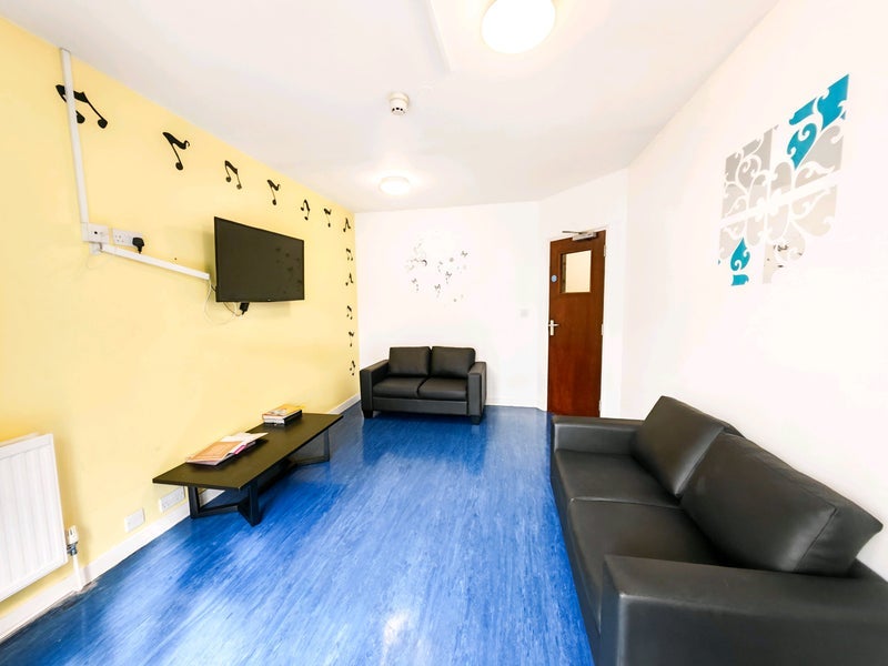 Room Brune Street in Greater London
