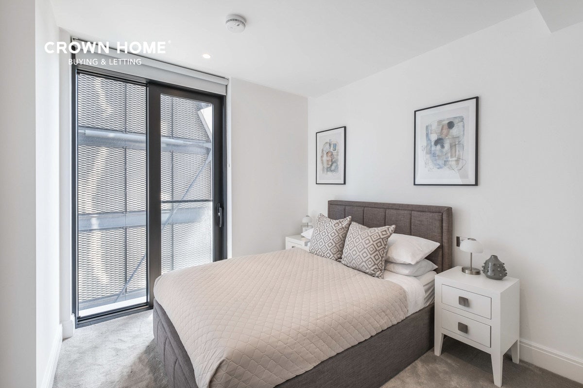 Flat Albert Embankment in Greater London