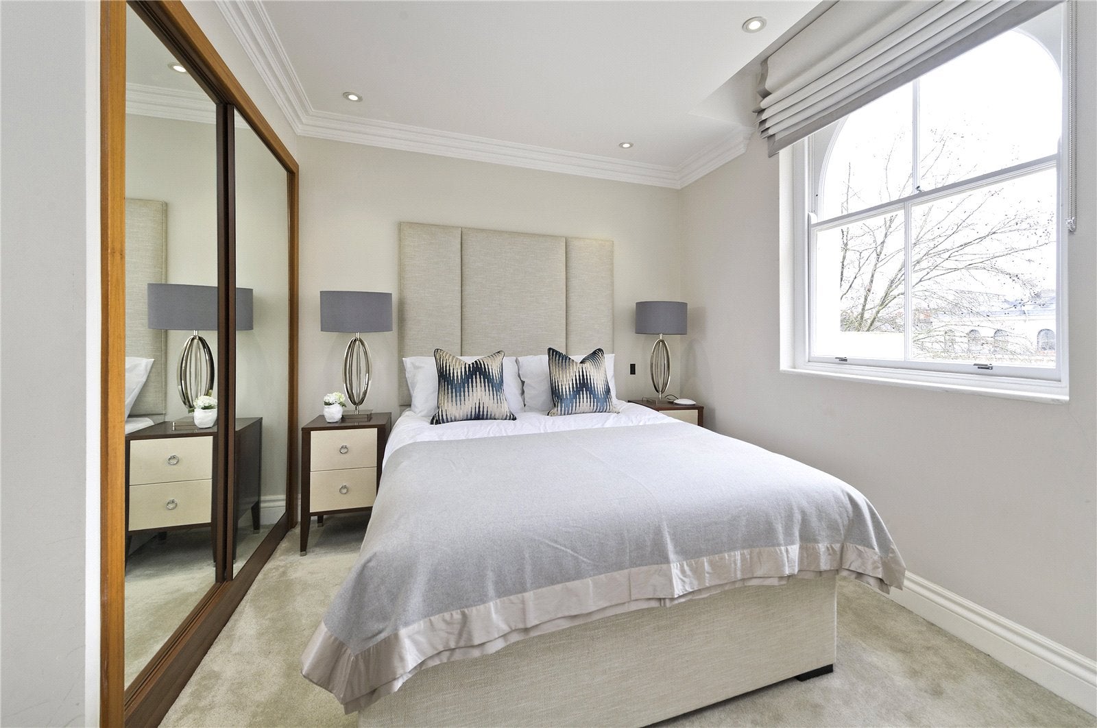 Flat Kensington Gardens Square in City of Westminster