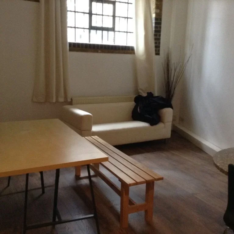 Flat Alie Street in Greater London
