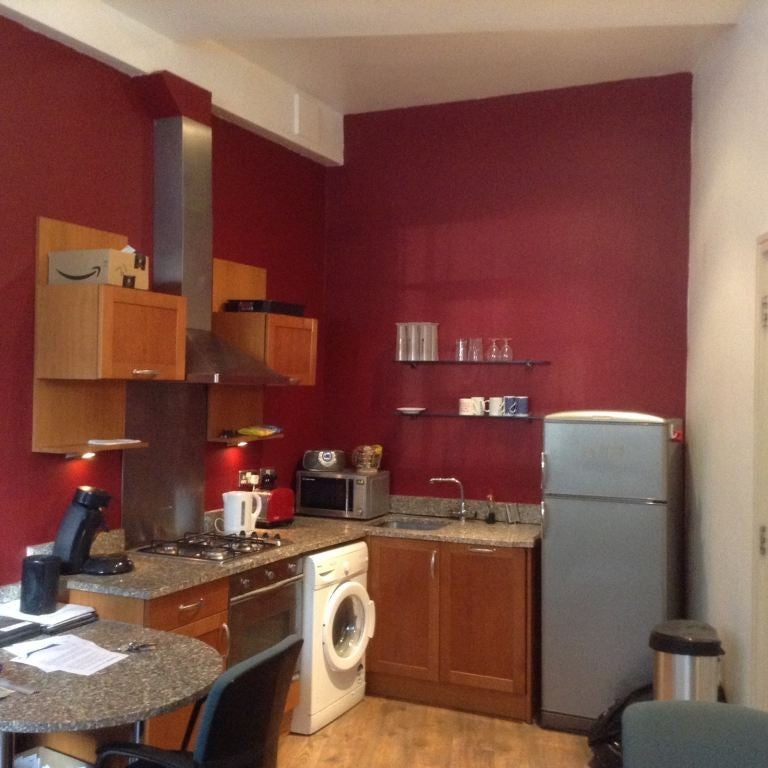 Flat Alie Street in Greater London
