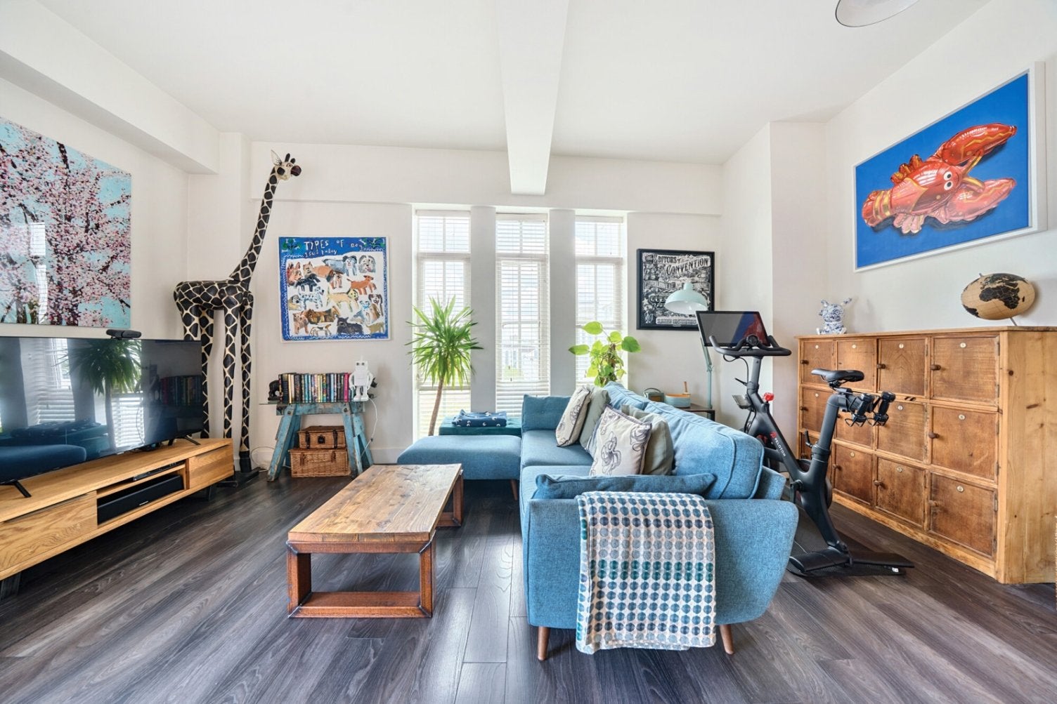Flat Grange Road in Greater London