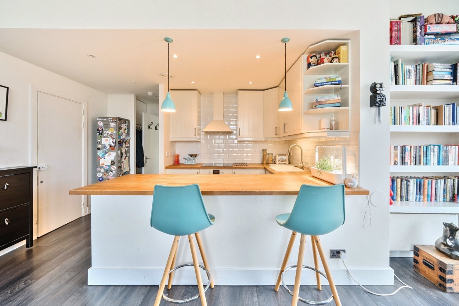 Flat Grange Road in Greater London