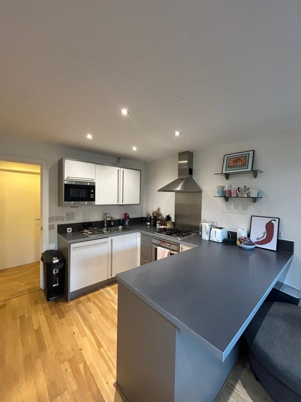 Room Eden Grove in Greater London