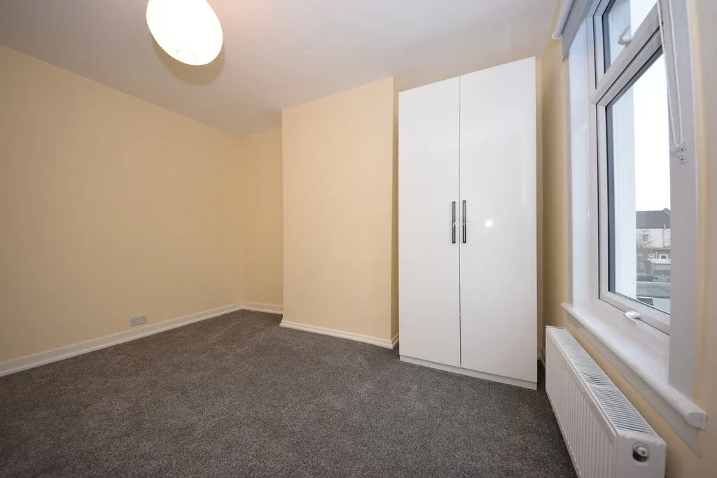 Flat Grange Avenue in Greater London