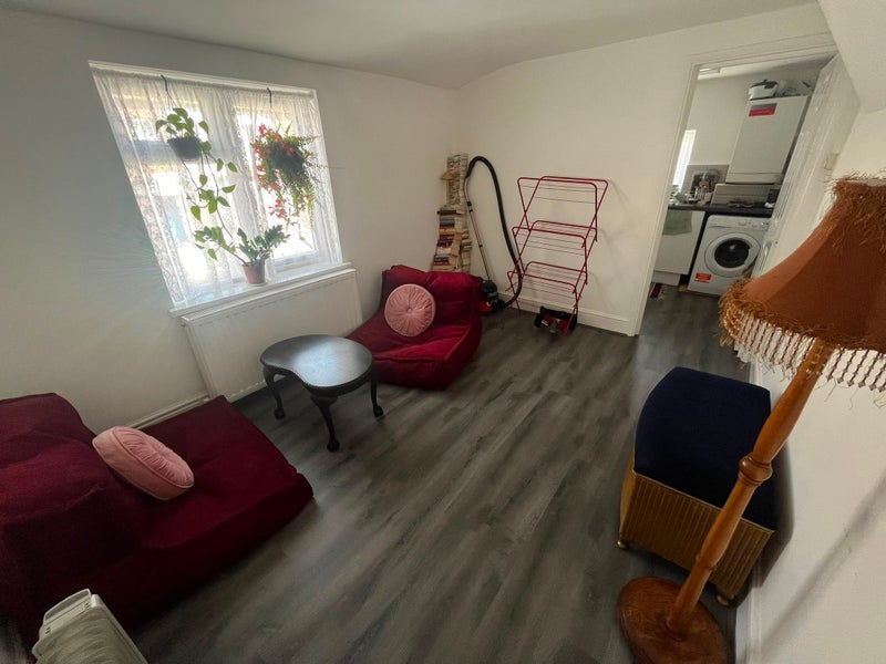 Room Lyttleton Road in Greater London