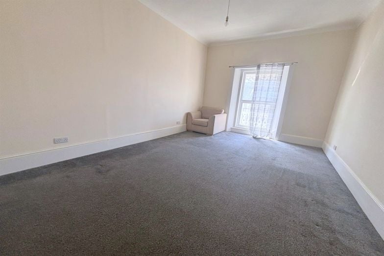 Flat Pelham Road in Seaford