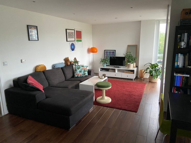 Room Hay Currie Street in Greater London
