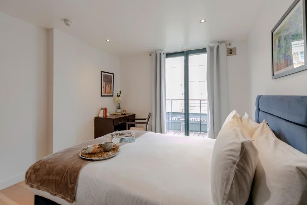 Room Kilburn High Road in Greater London