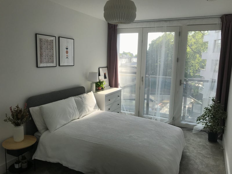 Room Sterling Way in Greater London