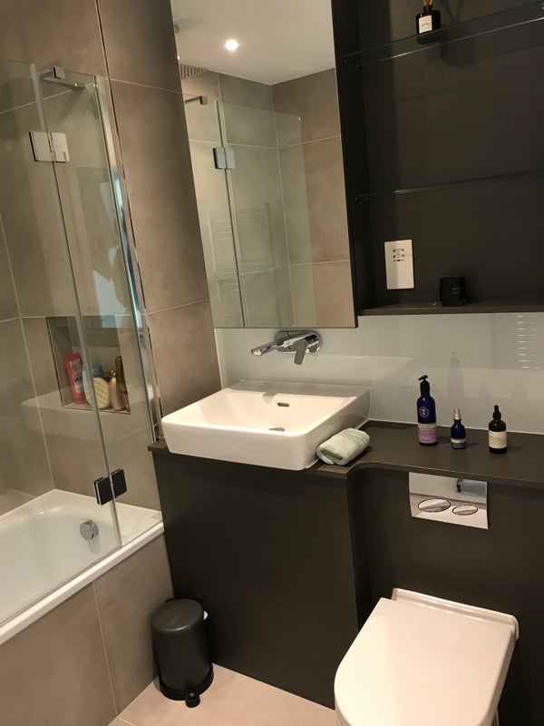 Room Sterling Way in Greater London