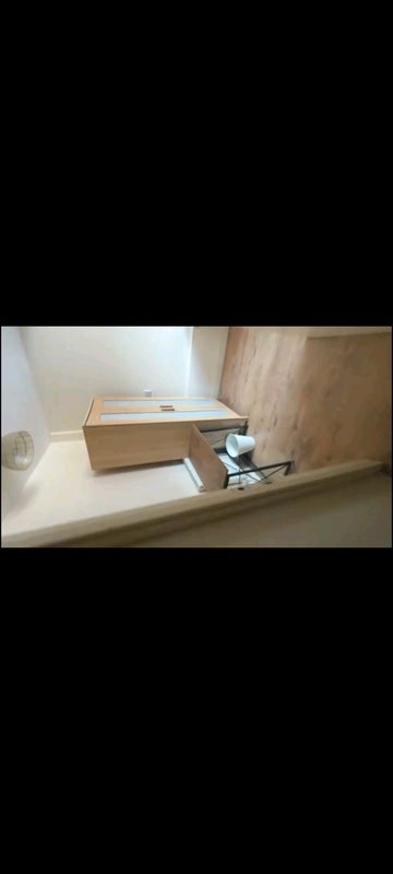 Room Burdett Road in Greater London