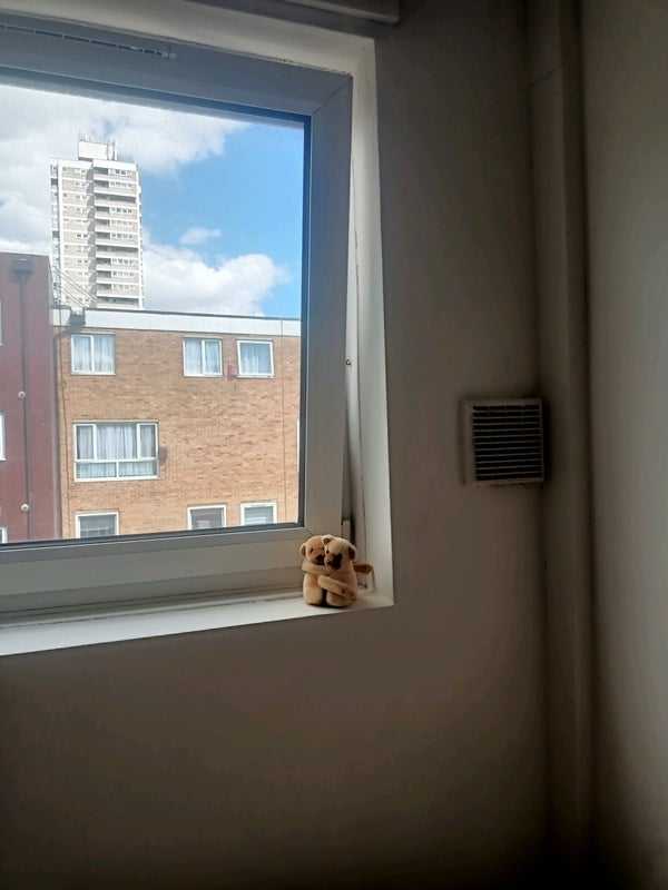 Room Burdett Road in Greater London