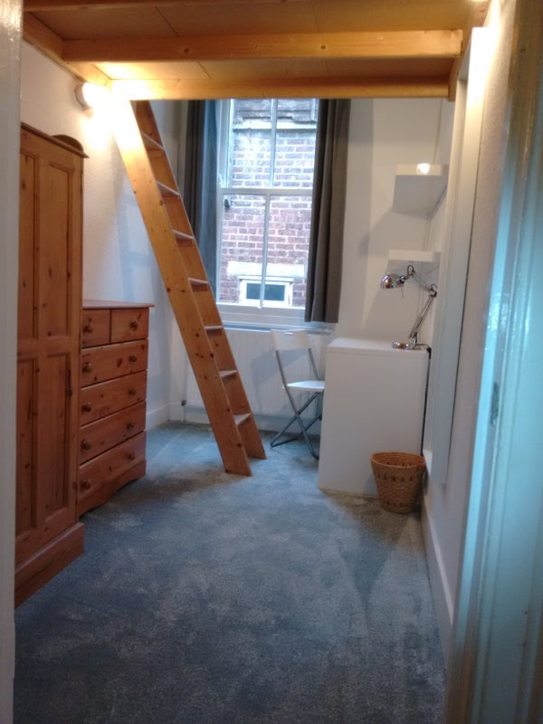 Room Granville Gardens in Greater London
