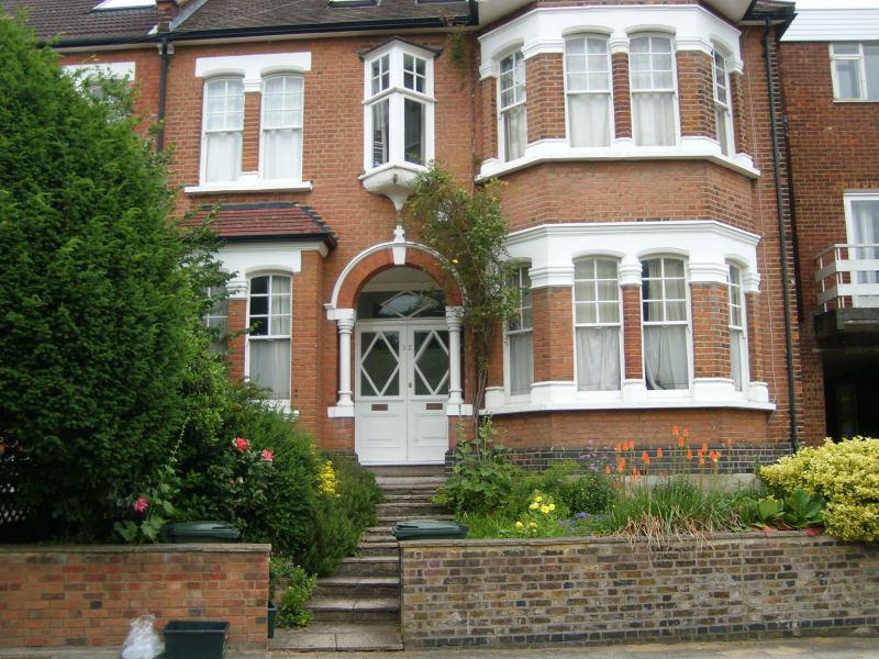 Room Granville Gardens in Greater London