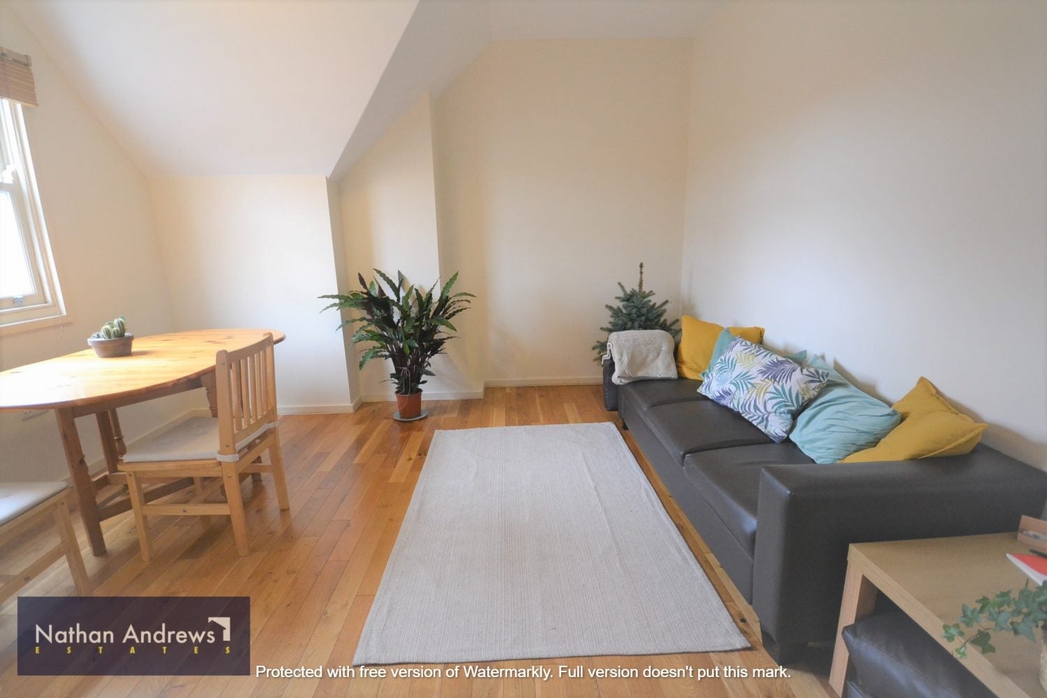 Flat Wolverton Gardens in Greater London